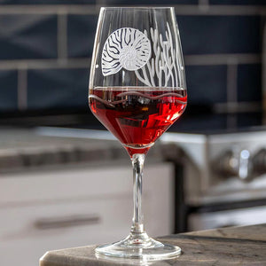 Ocean's Bounty Etched Wine Glass Set